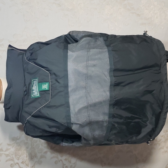 L.L.Bean Womens Green Coat with Hidden Hood M - Picture 8 of 11